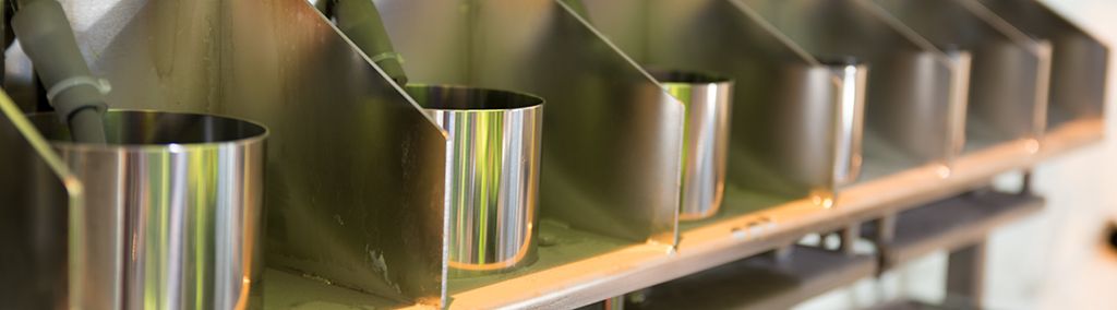 Samples calibration XRF Analyzer collects daily composite samples which are used for calibrations, mass balance calculations and economic followup. Samples are drained to save time for laboratory personnell